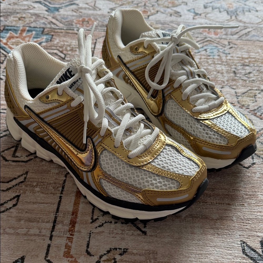 Nike Vomero 5  Women’s White and Gold Running Shoes New